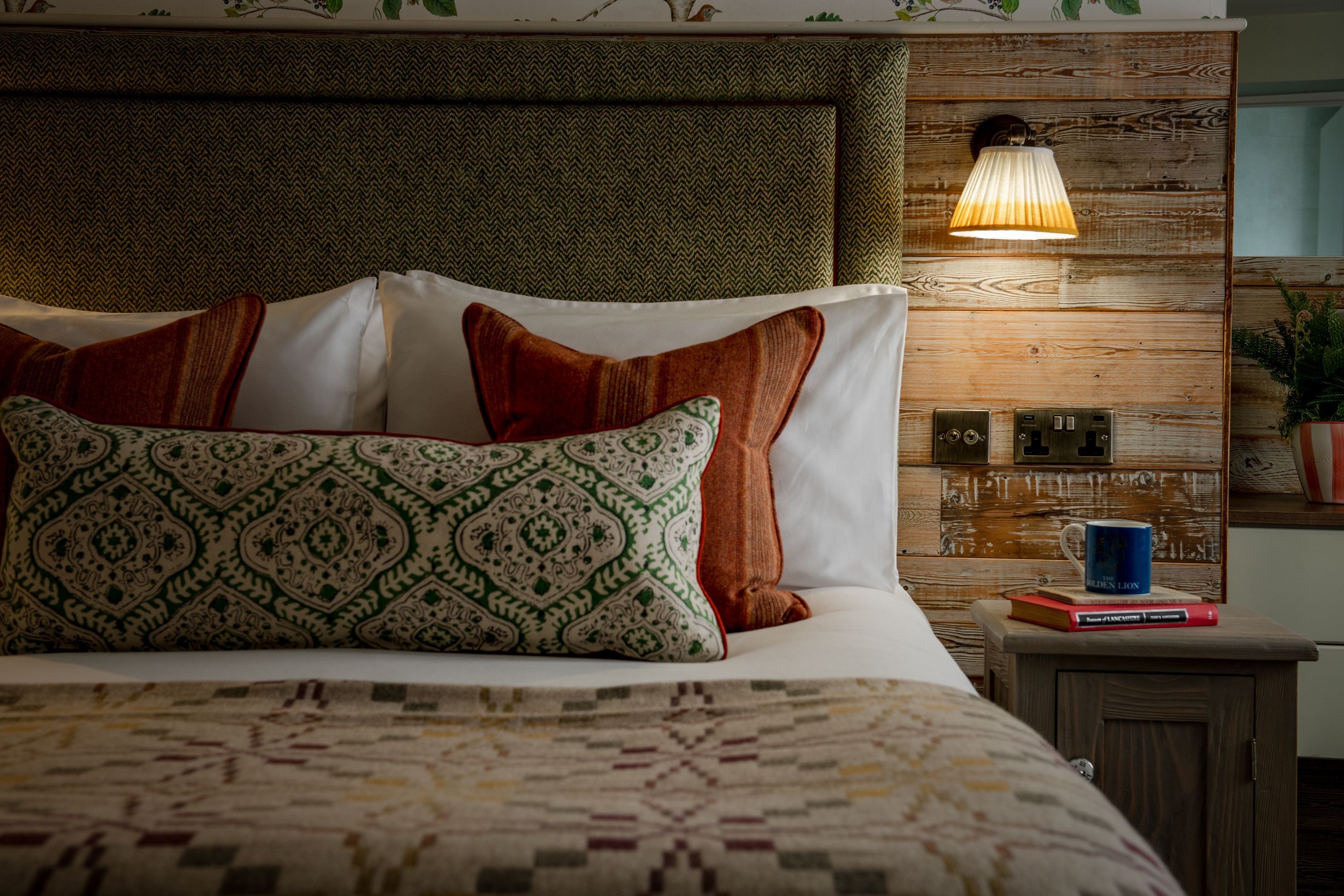 cosy classic bedroom bed