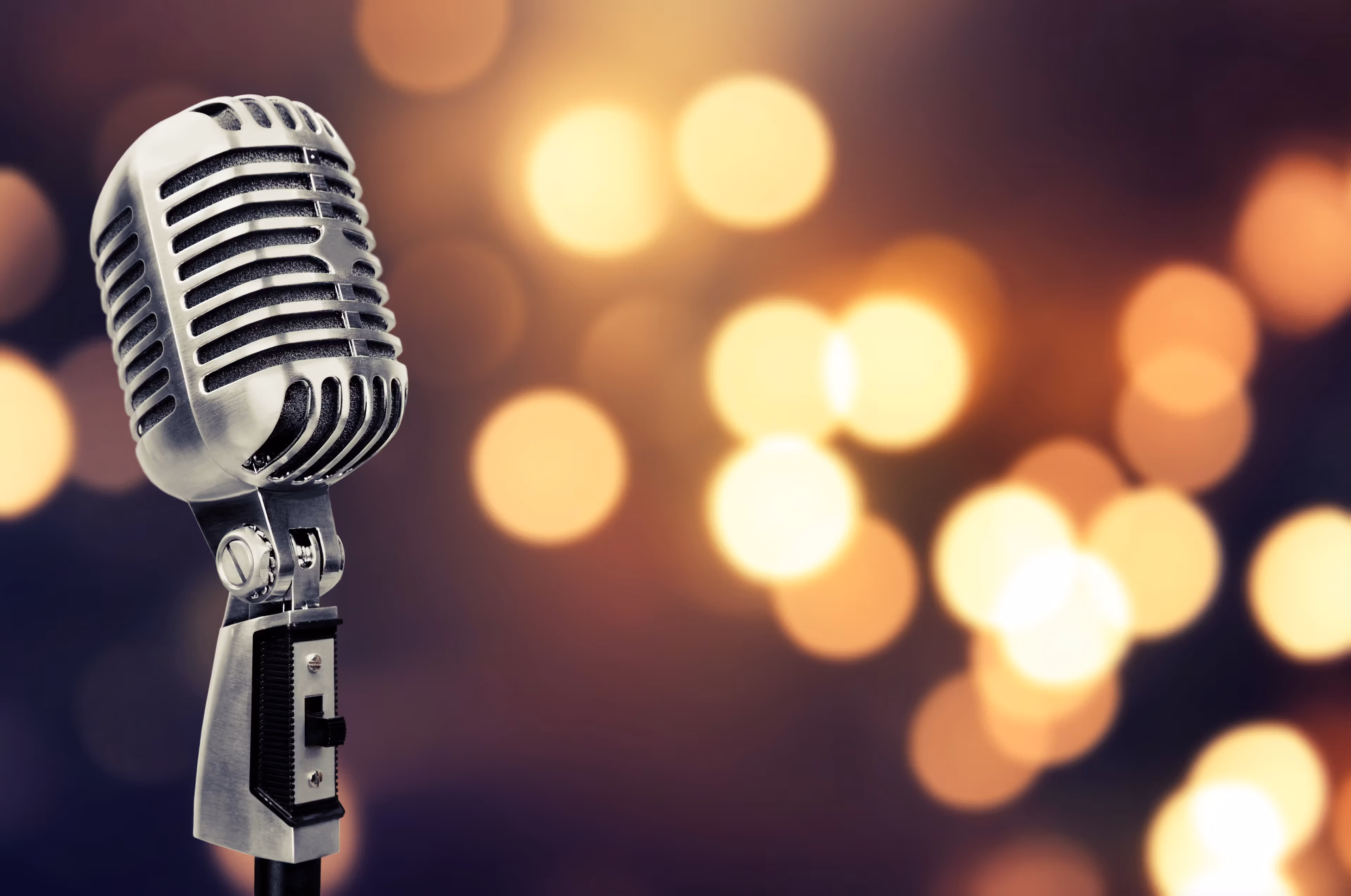 Vintage-style microphone
